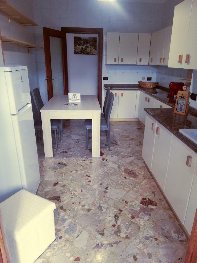 Rosita Rooms Лече Екстериор снимка